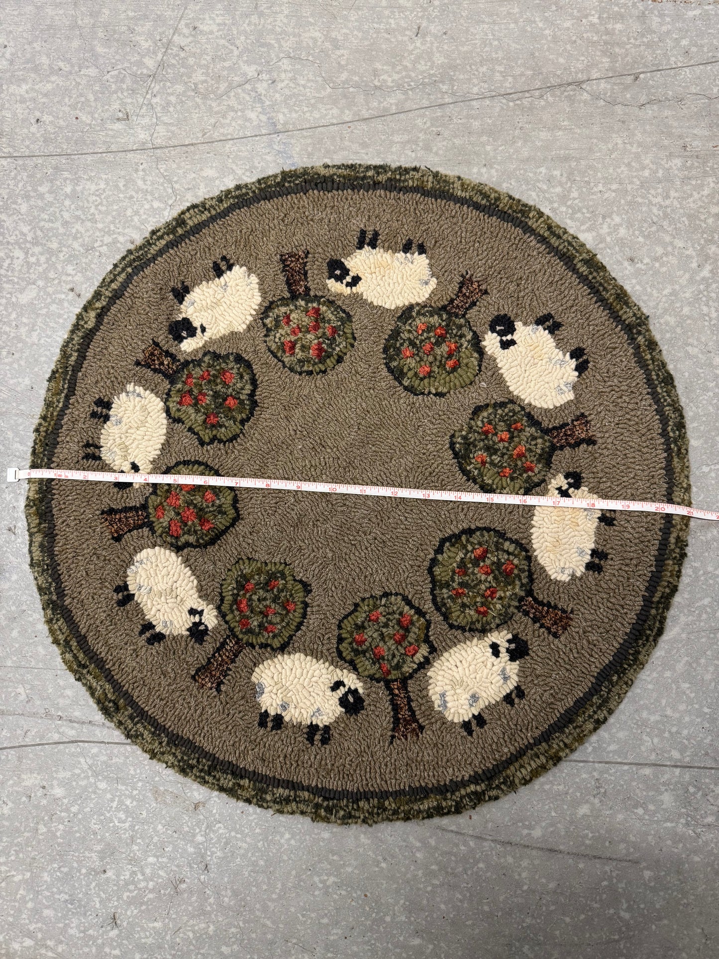 Sheep & Apple Trees rug, round